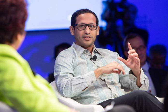 Nadiem Makarim, Chief Executive Officer, GO-JEK, Indonesia capture during the session: Accelerating Inequality Reduction at the World Economic Forum on ASEAN 2018 in Ha Noi, Viet Nam, September 12, 2018.