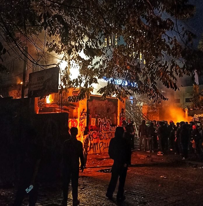 More details Mass protests to the representative house in Bandung Jawa Barat