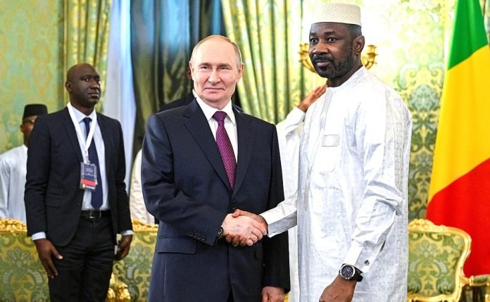 Assimi_Goïta_with_Russian_president_Vladimir_Putin_Juny_2025