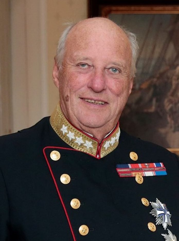 King_Harald_V_of_Norway_(29741494632)_(cropped)