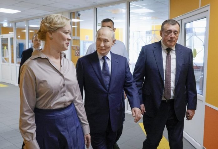 putinvisitskyril