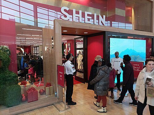 500px-SheinPopupStoreSquareOne2