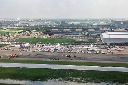 Backlogged_cargo_at_BKK_airport,_30_September_2026